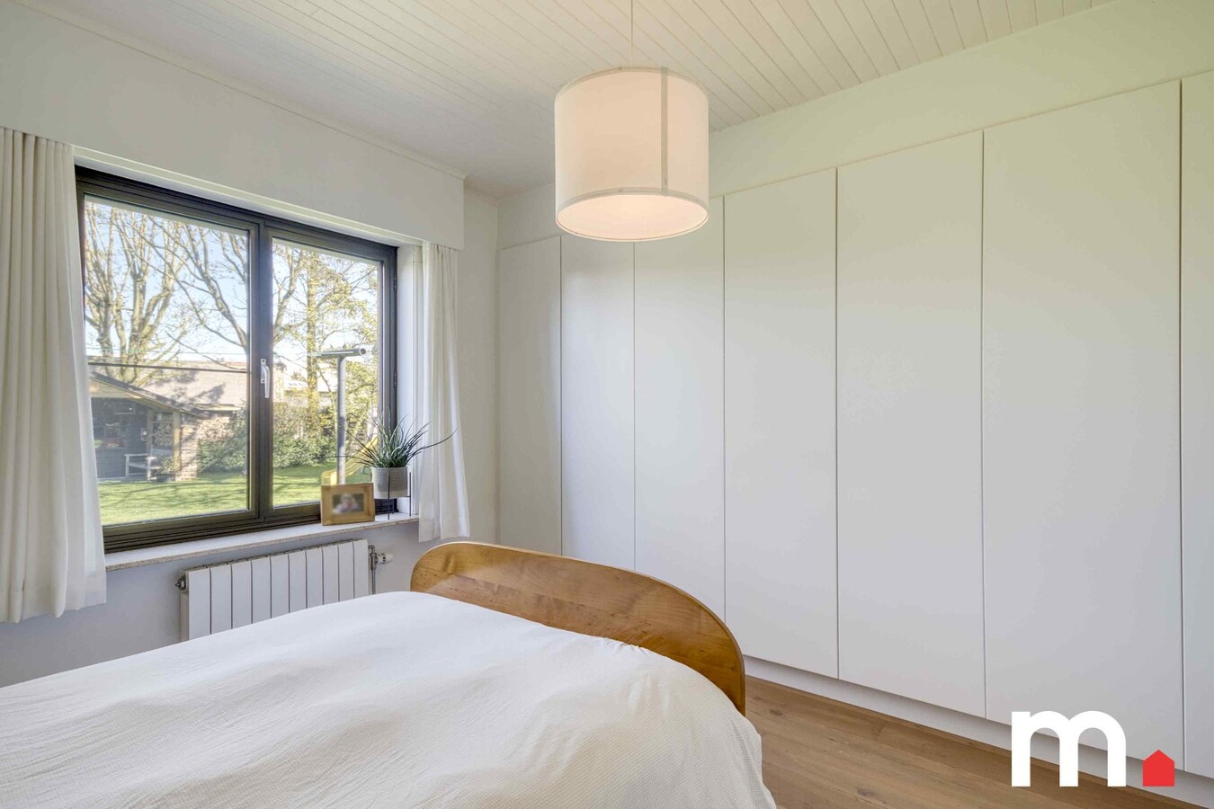 Mooie en welgelegen bungalow in centrum Oostrozebeke ! EPC B ! 