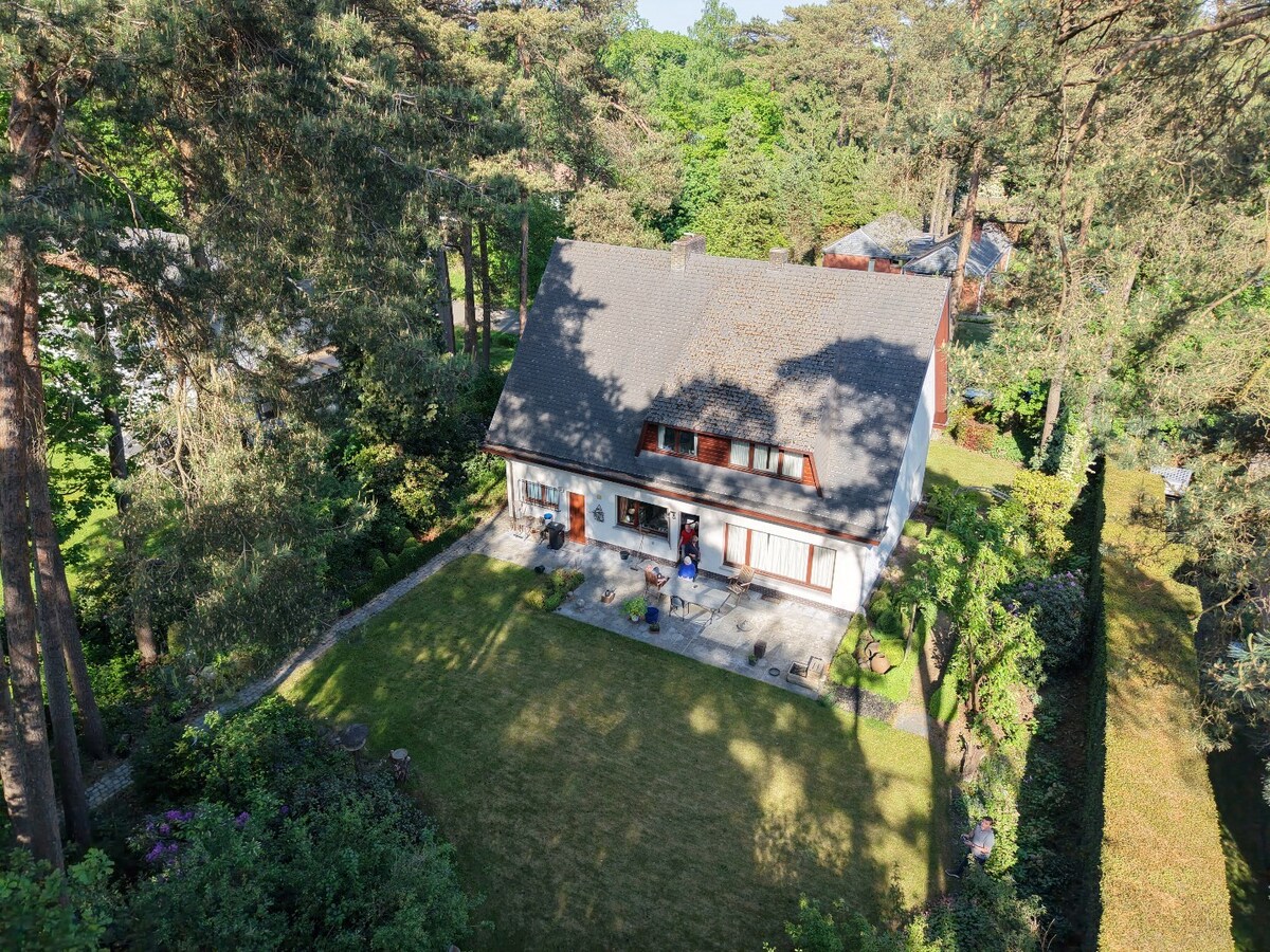 Ruime woning op prachtig perceel van 1.250 m² in ’s Gravenwezel – Zonnebos 