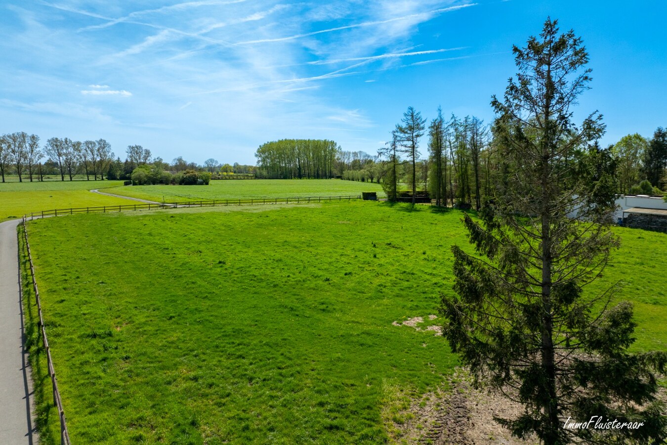 Prachtige woning met paardenfaciliteiten in rustige omgeving op ca. 9.983 m² te Berlaar (met optie aankoop aanpalende weides op ca.12.966 m²) 