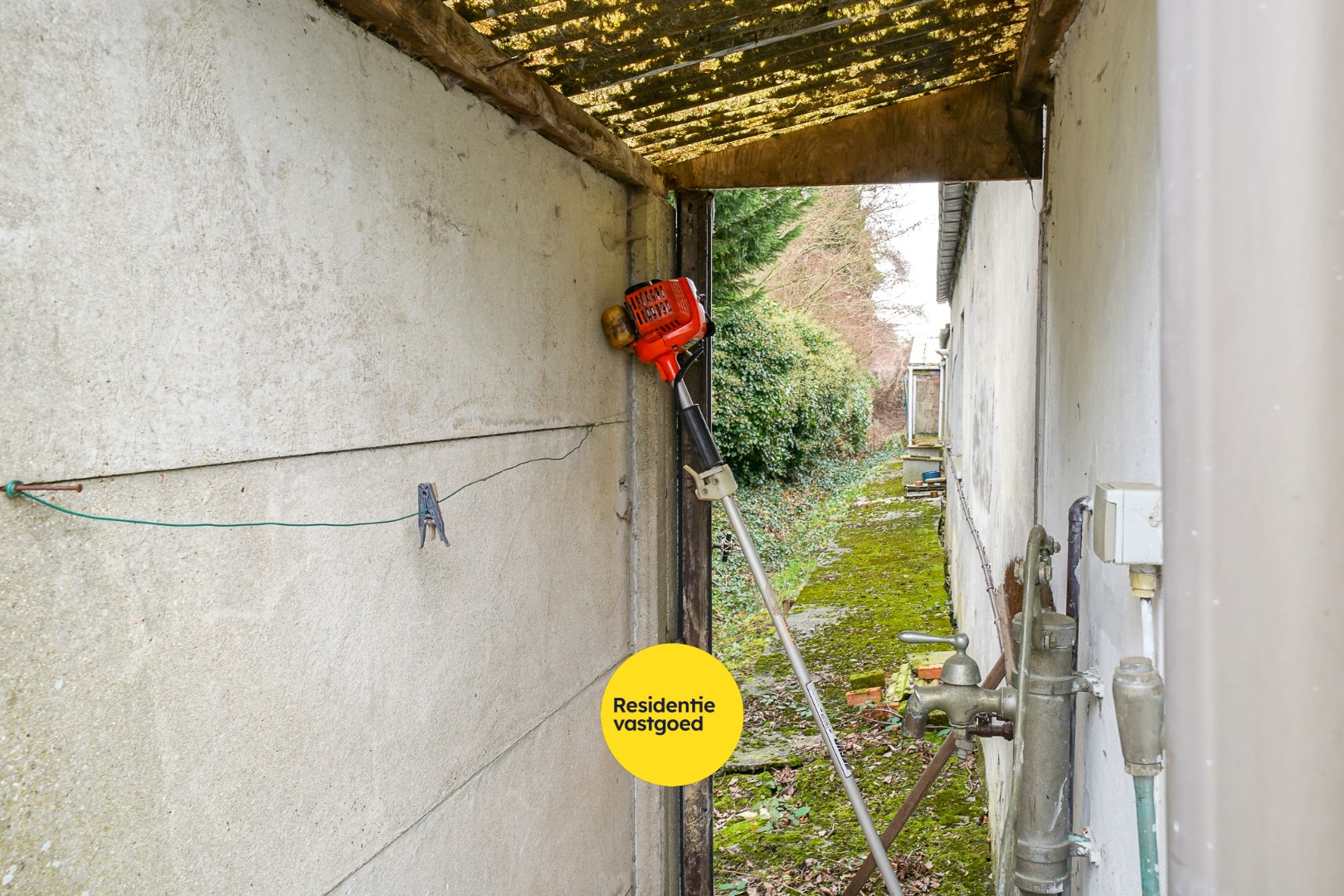 Woonhuis met tuin gelegen langs de vaart Plassendale - Nieuwpoort 