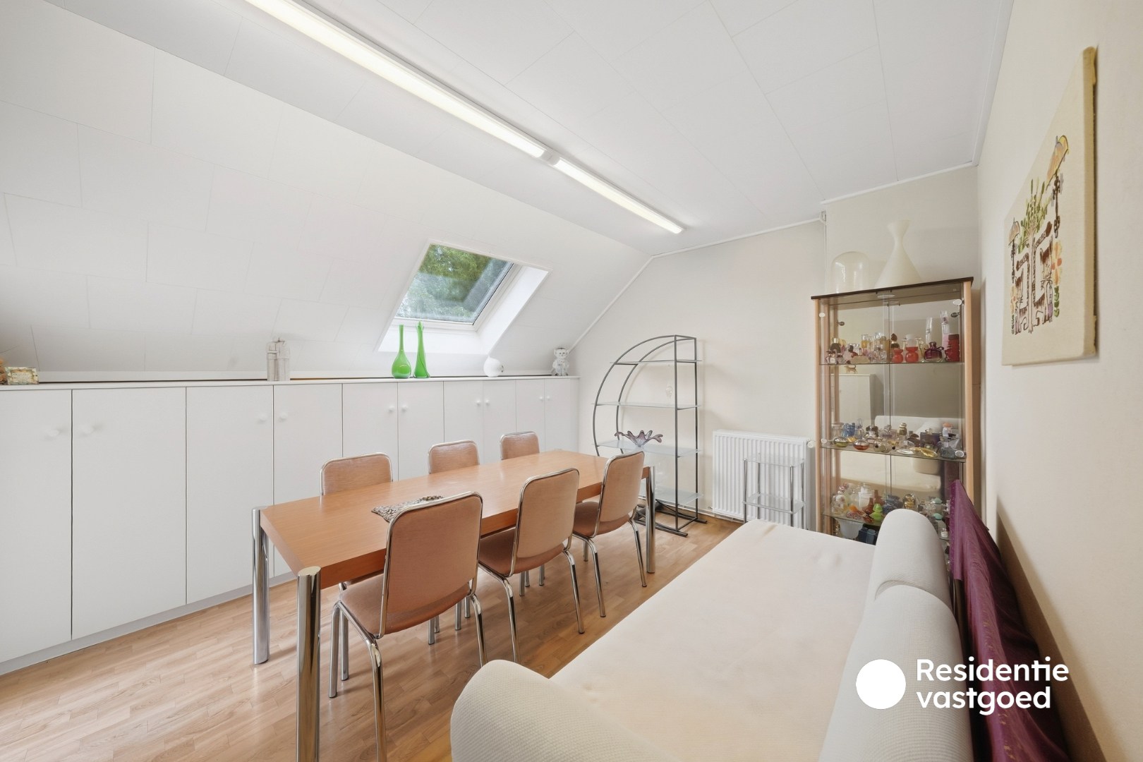 Ruime woning met garage in hartje Zandvoorde 