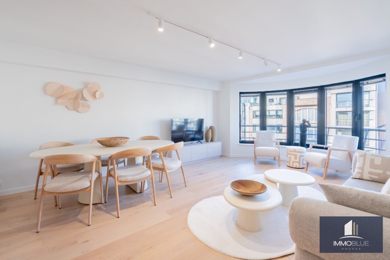 Appartement entièrement rénové et lumineux, situé dans une petite résidence. 