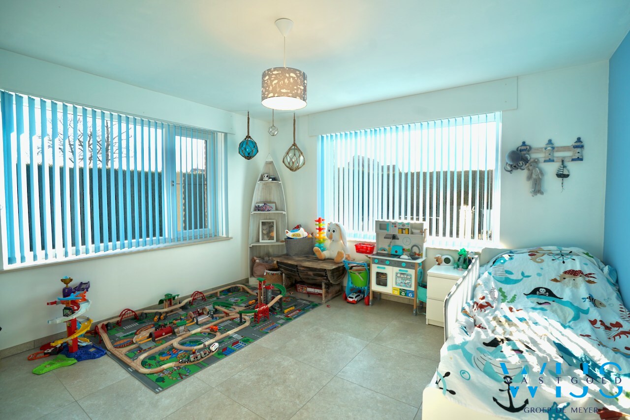 Volledig gerenoveerd woonhuis op 4.734 m² te Maldegem ! 