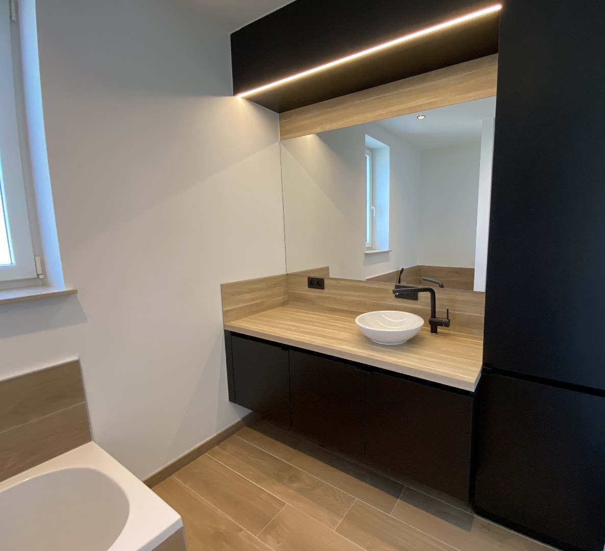 Hedendaags appartement met 2 grote terrassen op centrale ligging! 