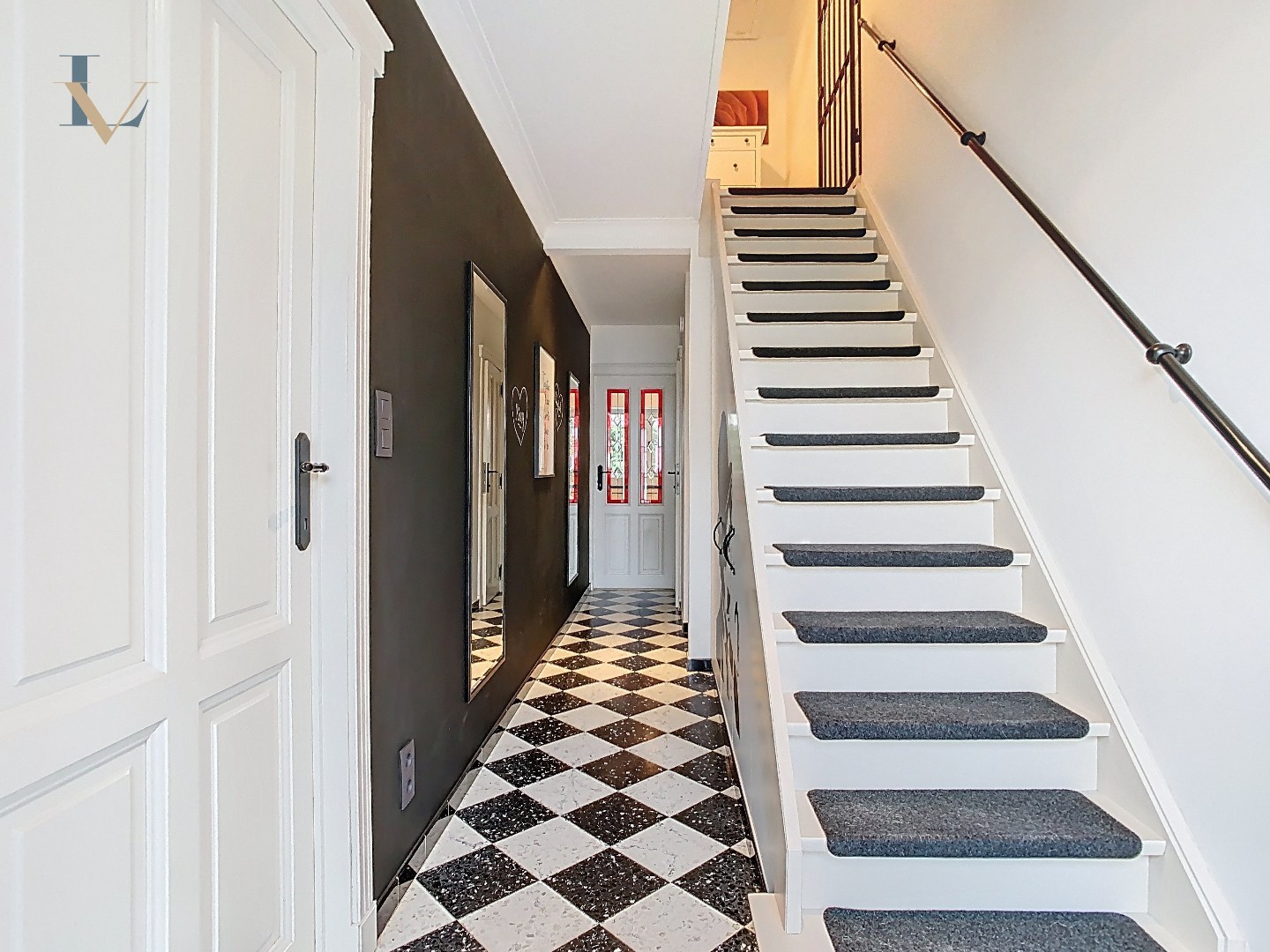 Instapklare halfopen bebouwing met zonnige zuidoost gerichte tuin – 560 m² 