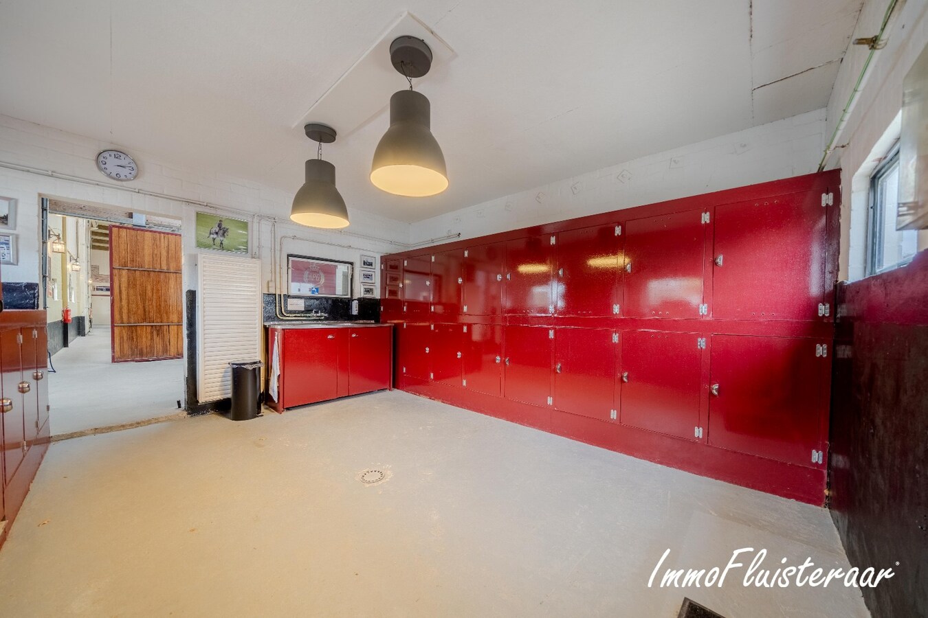 Exclusief Hippisch Complex met Uitstekende Trainingsmogelijkheden op ca 8,6 ha in Wuustwezel 