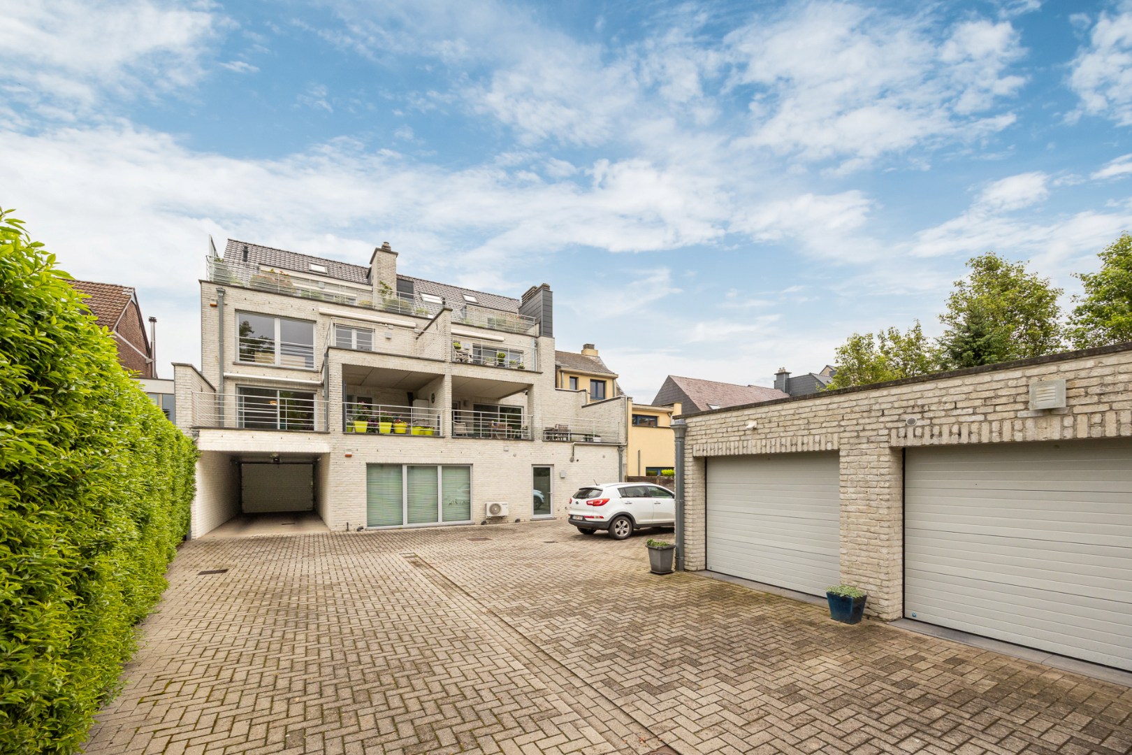 Appartement met terras en garagebox 