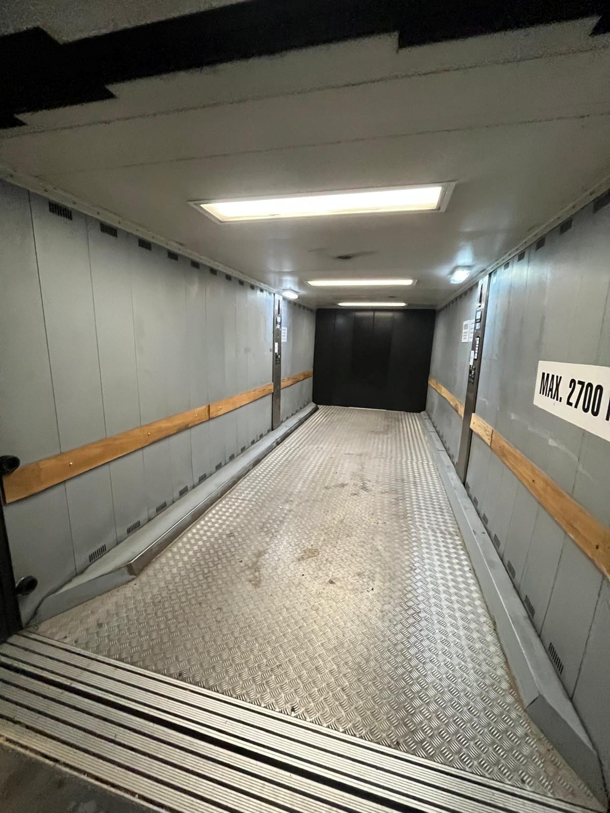 Ruime staanplaats op wandelafstand van het Centrum van Knokke op wandelafstand van de Dumortierlaan. 