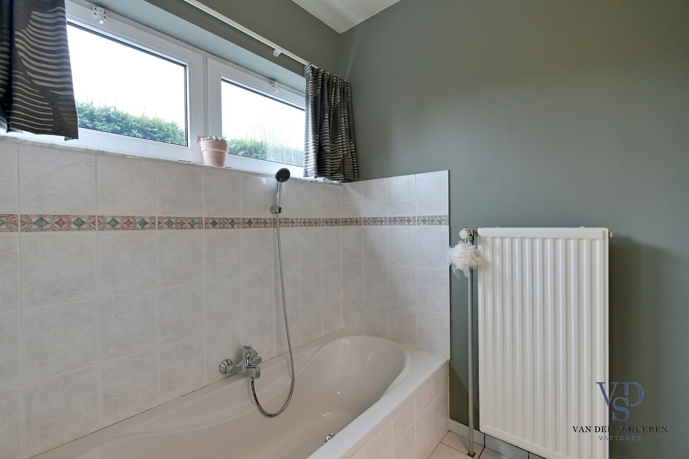 Tijdloze bungalow in rustige, residentiële verkaveling 