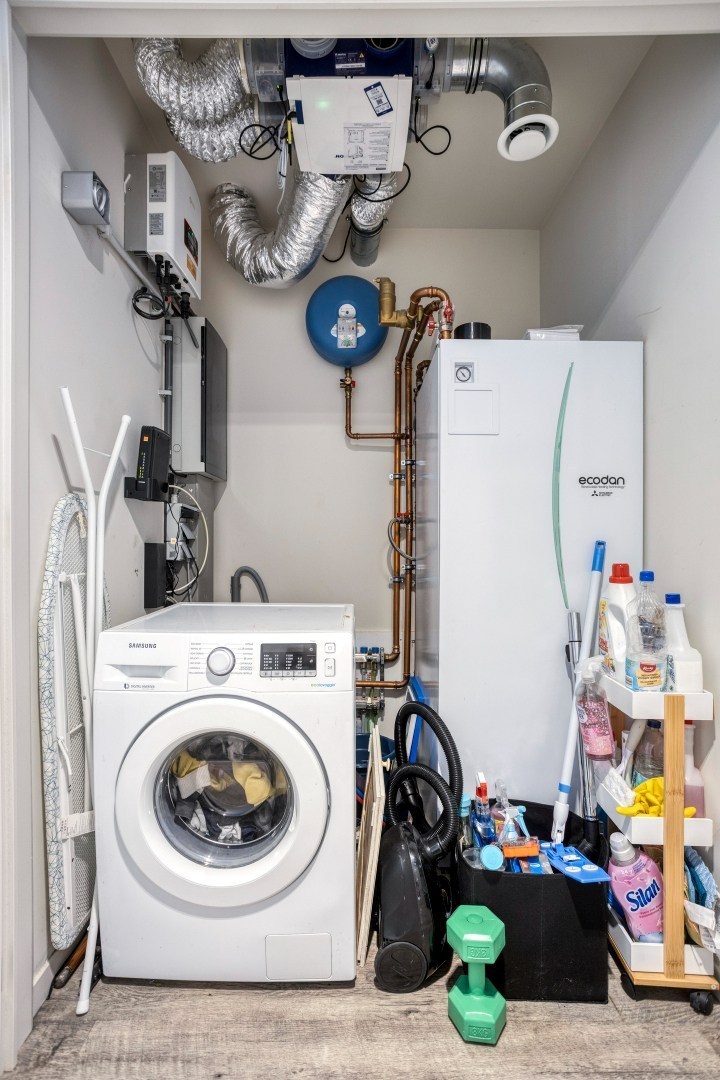 Recent en energiezuinig gelijkvloers appartement met 2 slpk. In Geel-centrum 