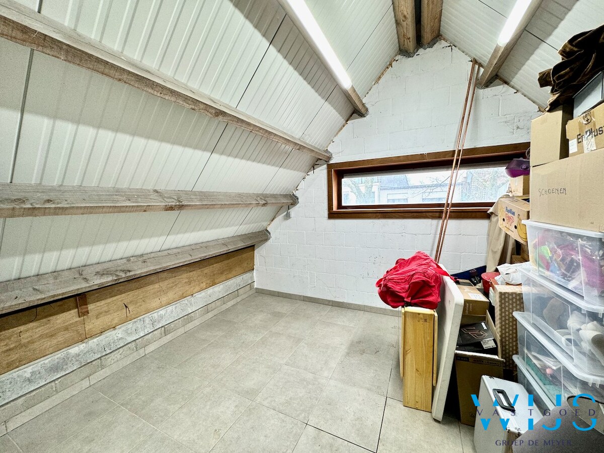 Instapklaar &amp; energiezuinig woonhuis met LOODS te Kluizen ! 