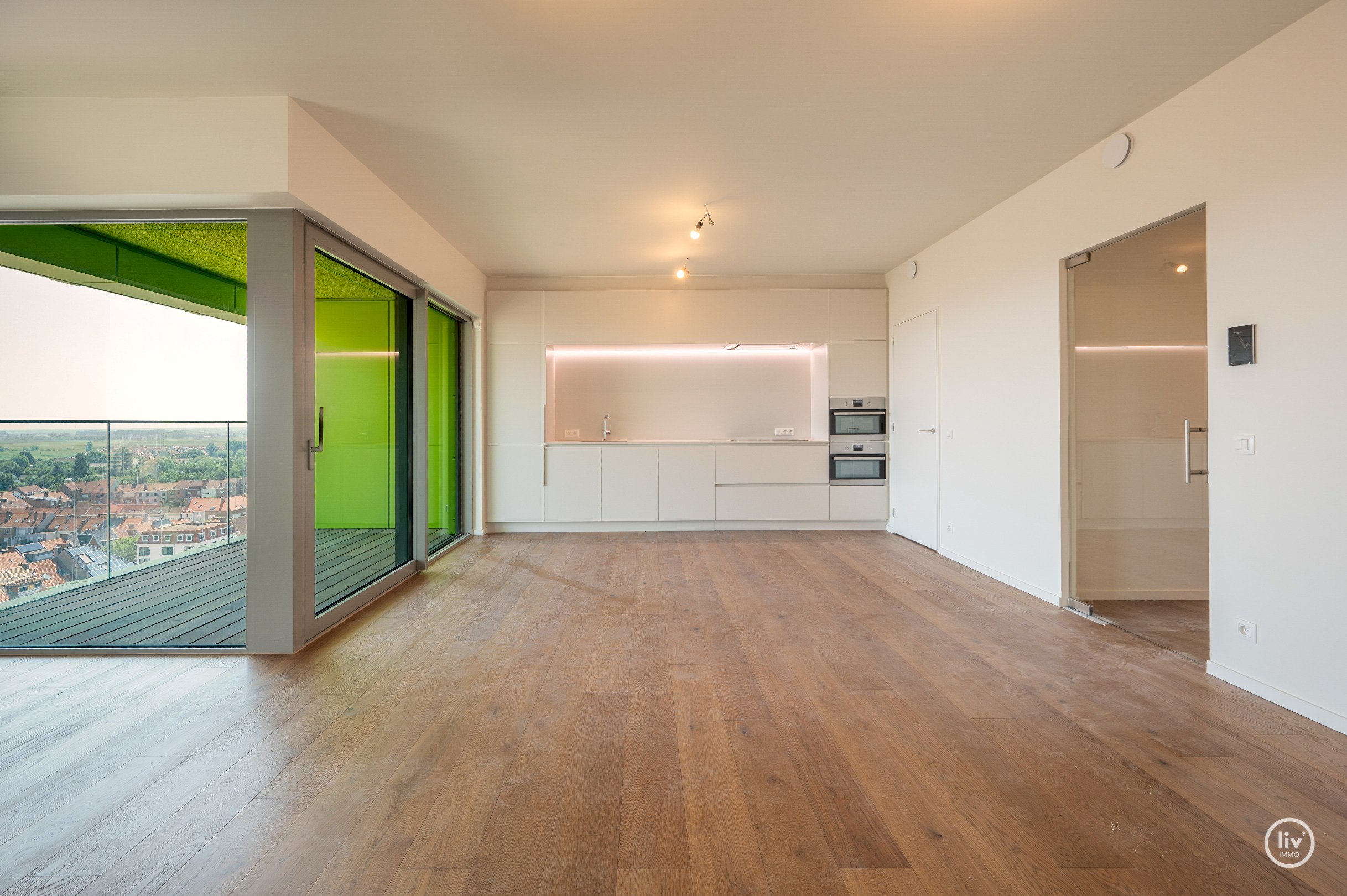 Centraal gelegen 3-kamer appartement te Res. Hoost met ruim terras genietend van zijdelings zeezicht! 