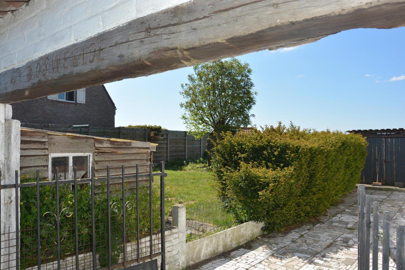 Te renoveren landelijke woning 