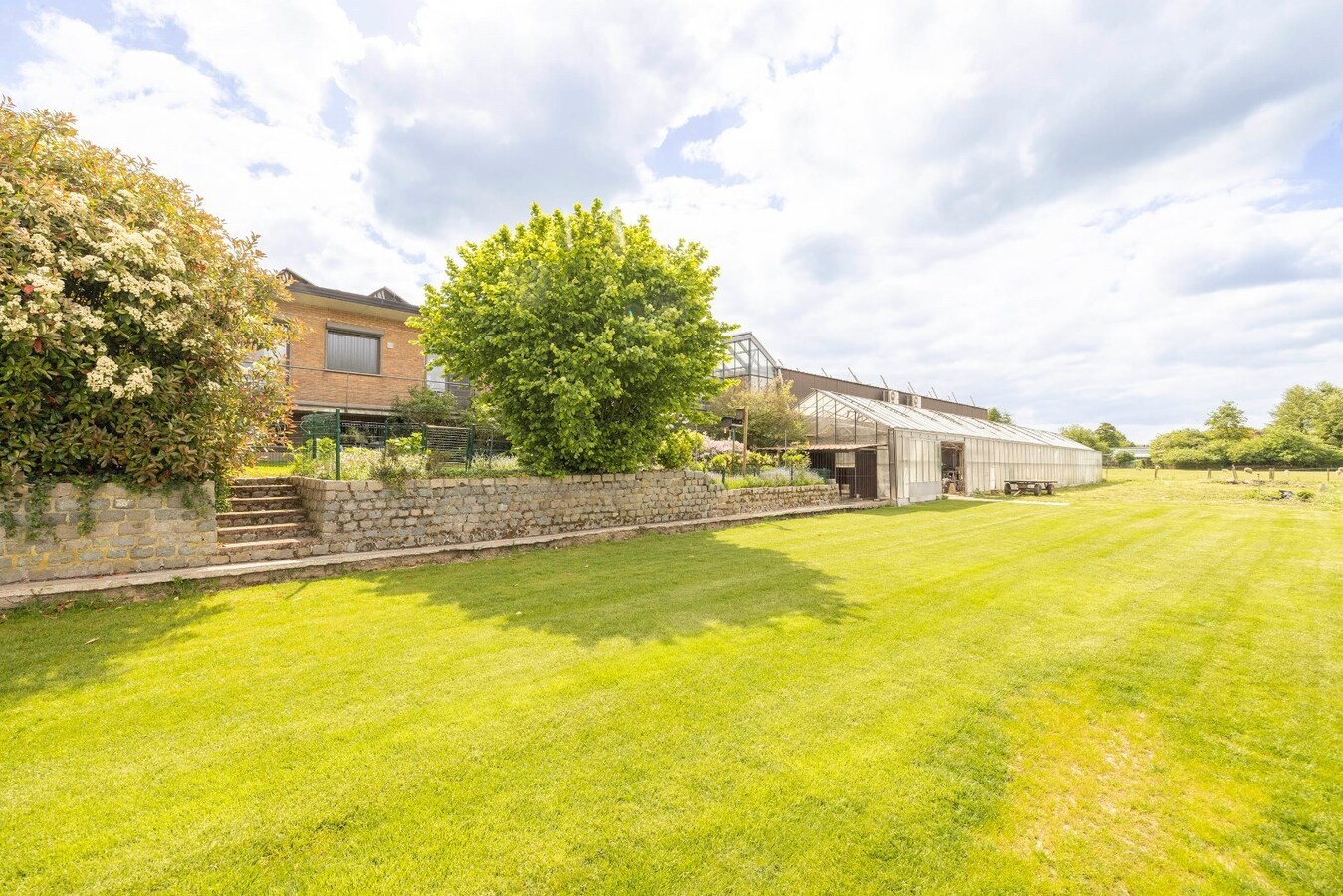 Ruime, landelijk gelegen woning met diverse mogelijkheden 