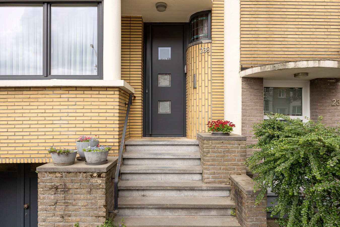 Belle époque woning met garage en tuin nabij 't Rivierenhof! 