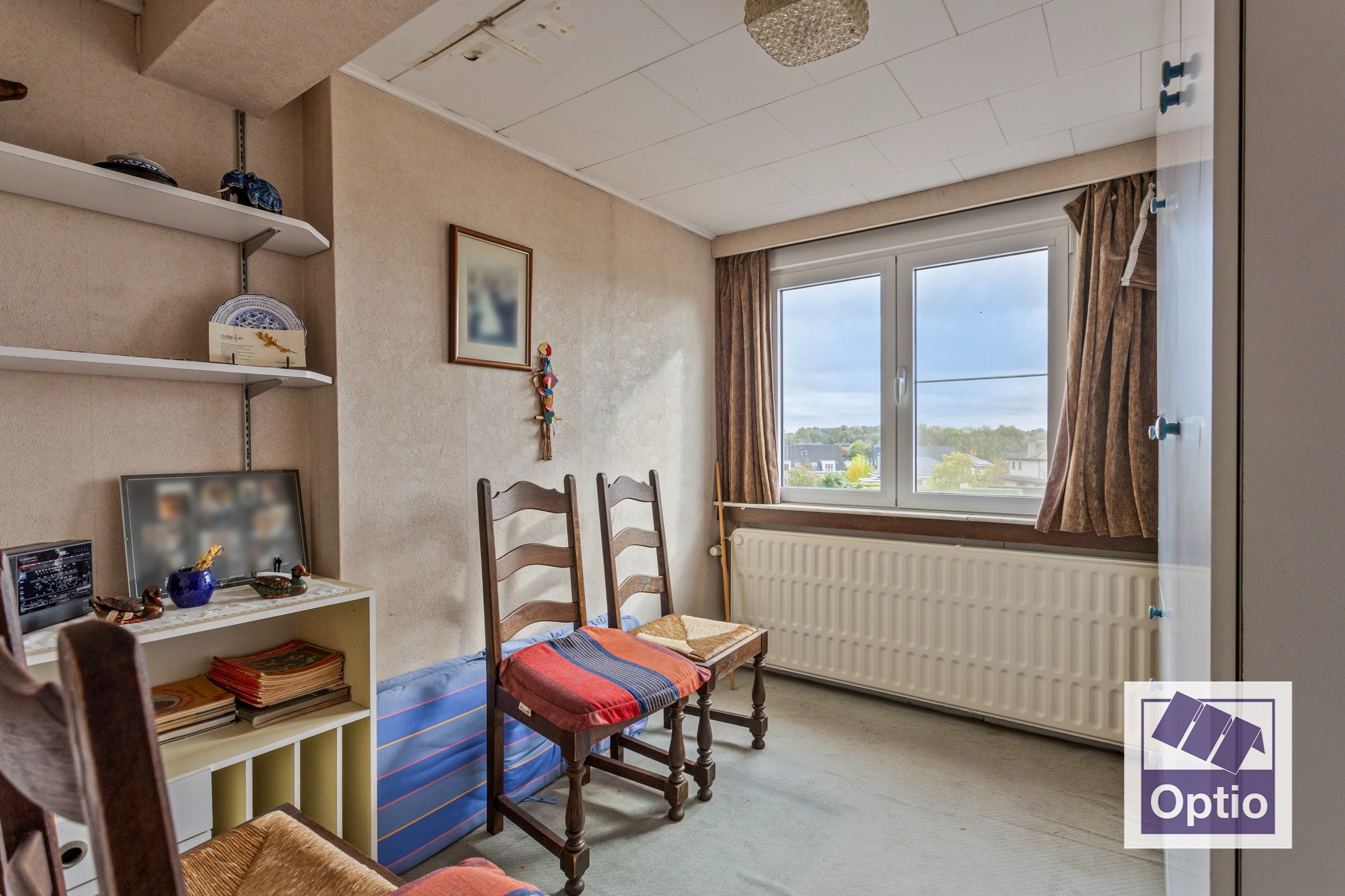 Woning met 5 slaapkamers en grote tuin. 