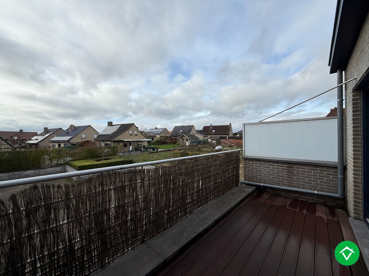 Duplexappartement met twee slaapkamers, zonneterras en parking te Moorslede 