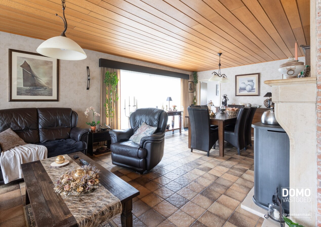 DEELS GERENOVEERDE WONING MET 3 SLAAPKAMERS, GARAGE EN RUIME TUIN TE KOOP IN KERMT 