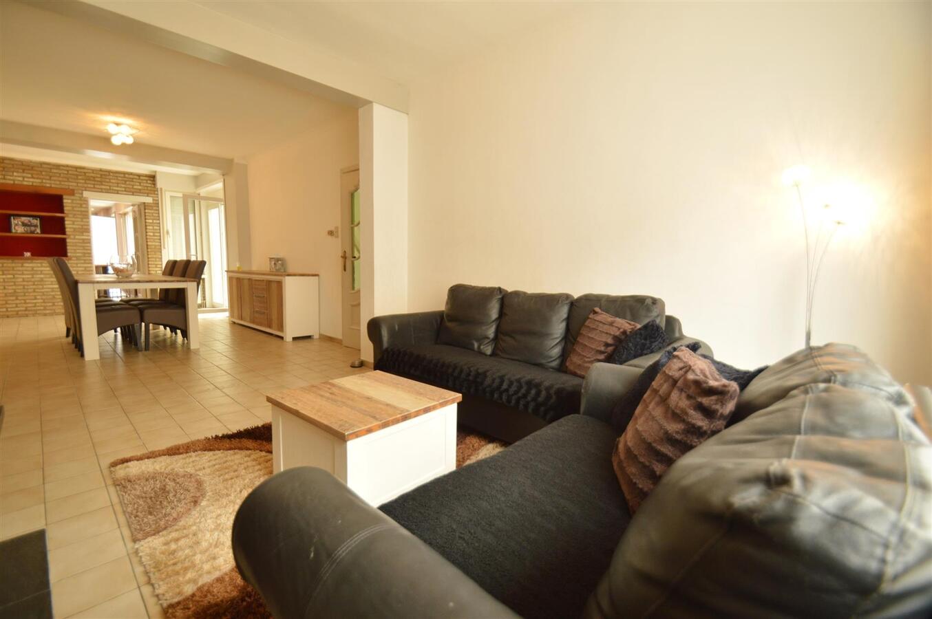 Zeer ruime gezinswoning met terras en garage - Heist 