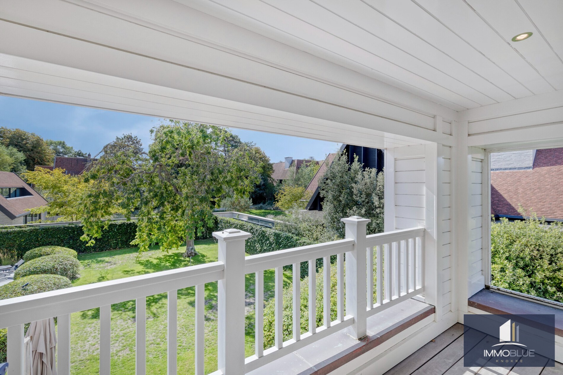 Luxueuze en stijlvolle villa in Engelse Cottage stijl met verwarmd zwembad gelegen in het Zoute. 