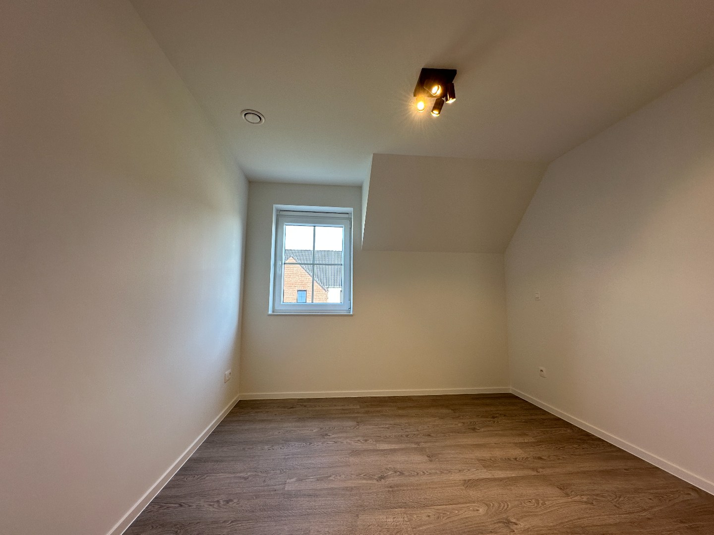 Prachtige instapklare nieuwbouwwoning, energiezuinig, Torhout. 