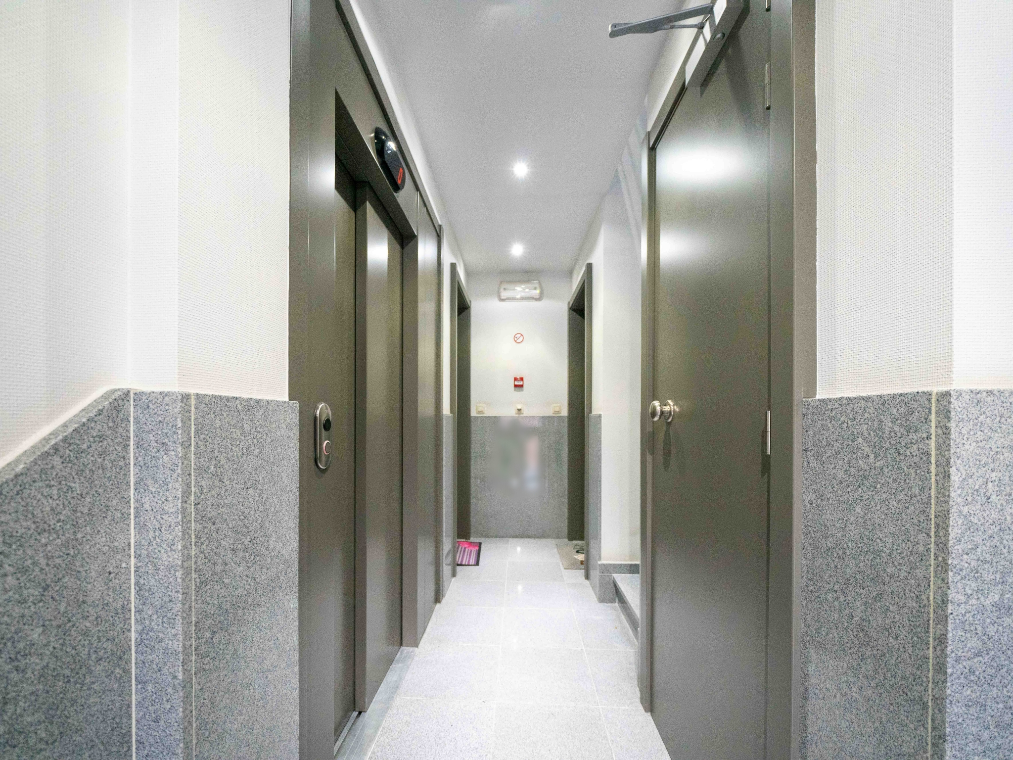 2-kamer appartement met tuin en autostaanplaats 