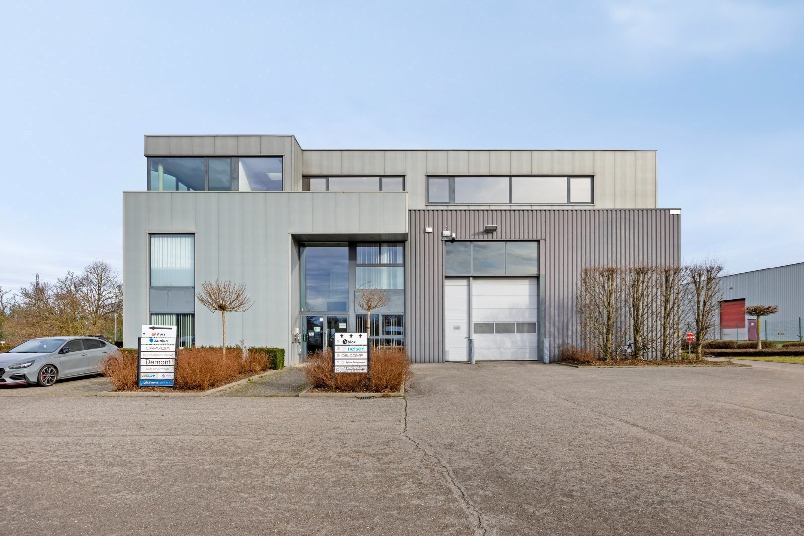 Kantoor te koop in het industriepark te Haasrode/Heverlee met 14 parkings - opp. 626 m² - verkoop van aandelen 