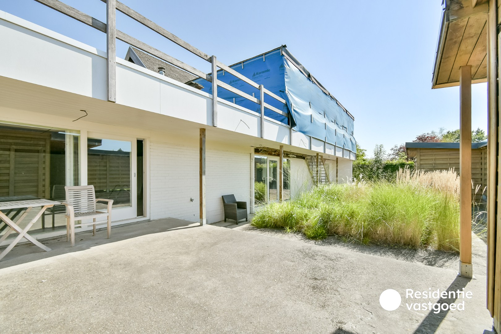 Verrassend ruime woning met unieke indeling en veel potentieel in Torhout! 