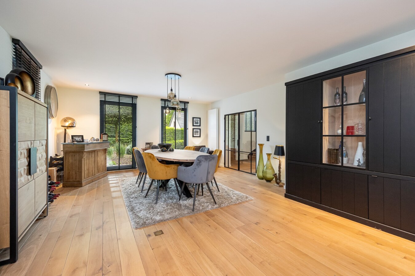 Moderne villa met zwembad op een toplocatie te Schilde! 