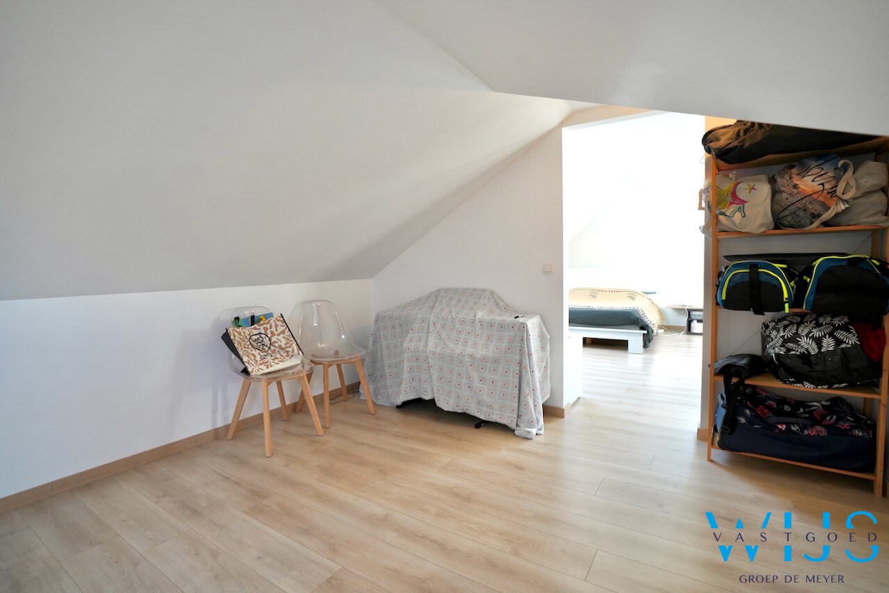 Volledig gerenoveerd woonhuis op 4.734 m² te Maldegem ! 