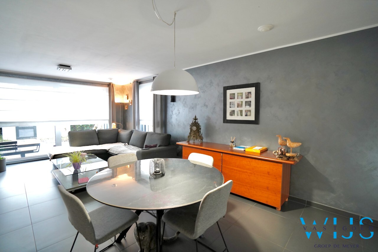 Enorm energiezuinig woonhuis in halfopen bebouwing te Eeklo ! 