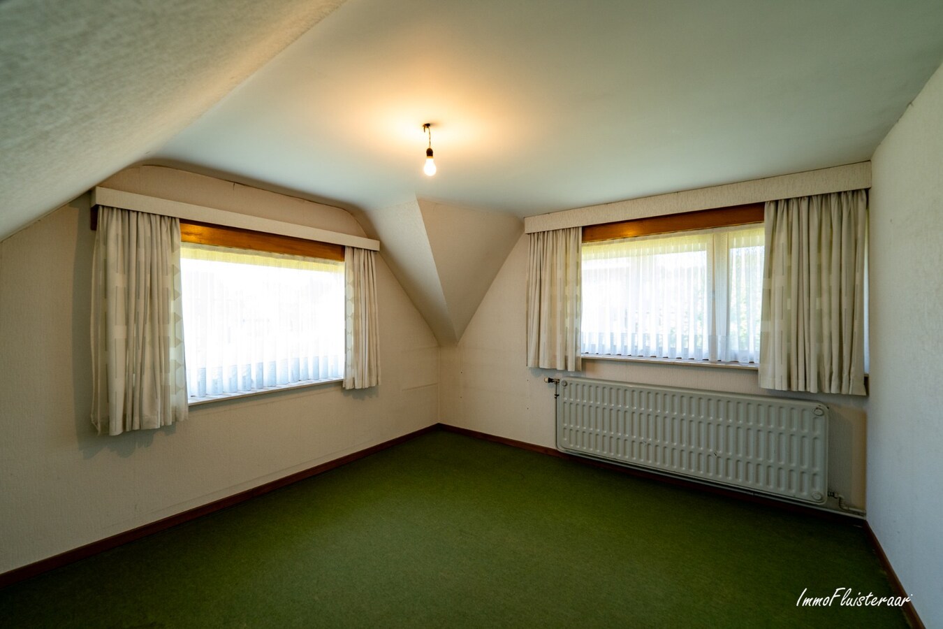 Ruime woning met loods op ca. 1ha te Lummen 