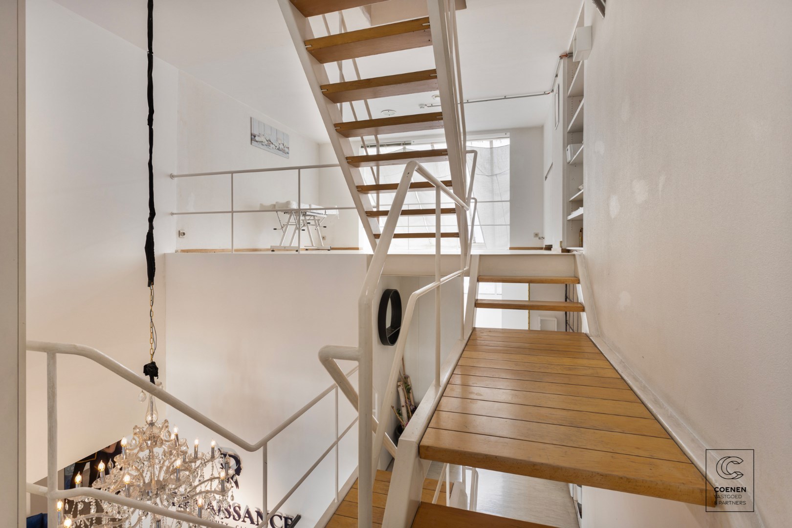 Prachtige handelsruimte met een bruikbare oppervlakte van 355 m² op een SCHITTERENDE locatie te Berchem 