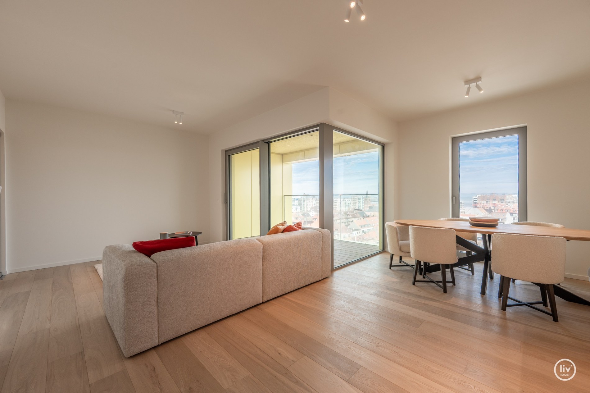 Instapklaar twee-kamer appartement in het Project Hoost (genietend van zijdelings zeezicht) 