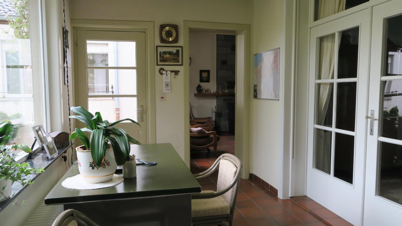 Karaktervolle woning met ruime loodsen 