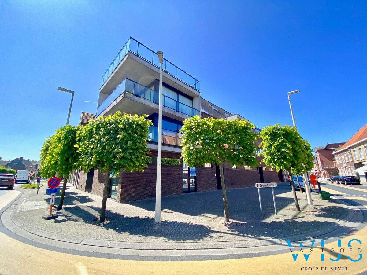 Energiezuinig GELIJKVLOERS app met garage te SLEIDINGE ! 