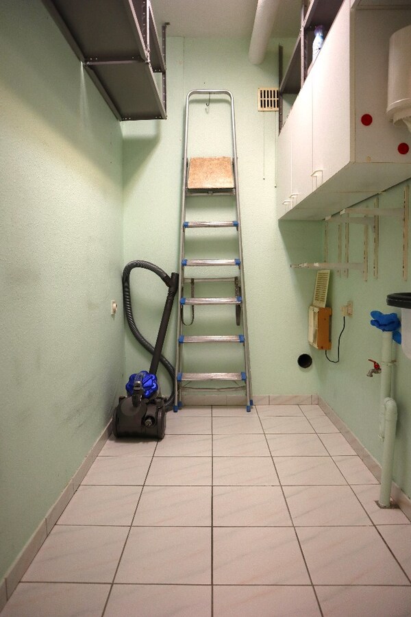 Mooi en goed onderhouden appartement met 2 slaapkamers (incl autostaanplaats) te Tienen 