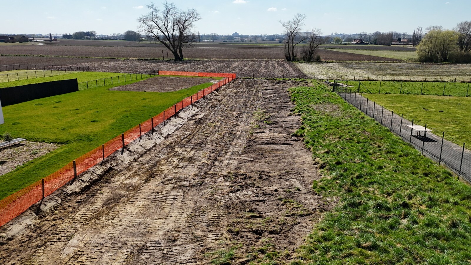 Mooi en groot perceel bouwgrond met met ver uitzicht op de natuur te Kortemark. 