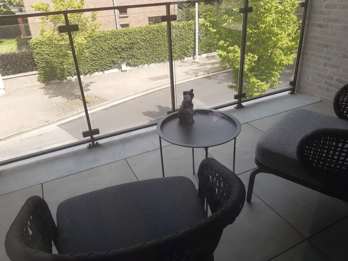 Praktisch 2 slpk-appartement met terras. 