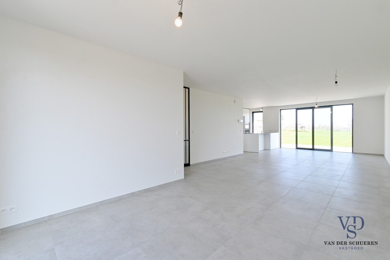 Half open bebouwing met afzonderlijke garage 