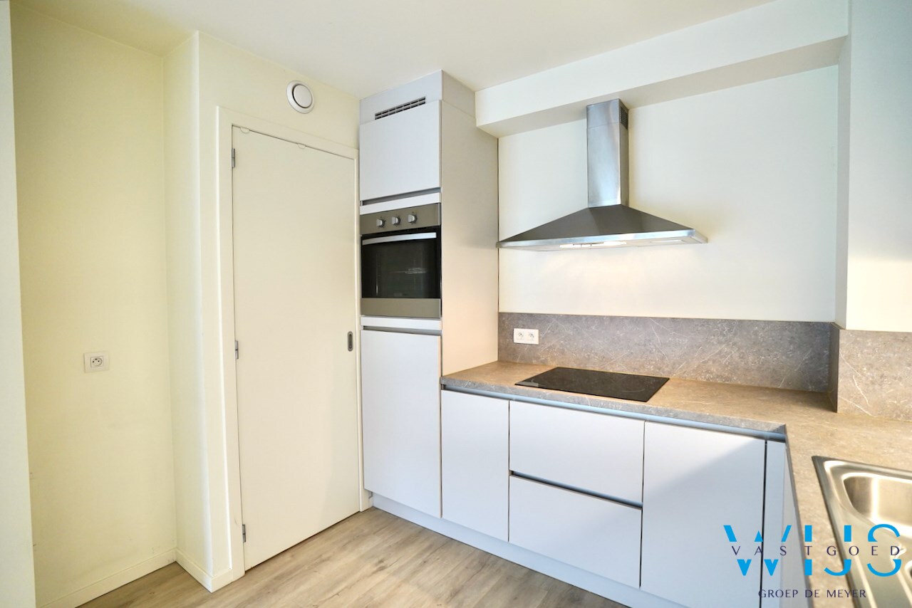 Totaal afgewerkte serviceflat te Lievegem ! 