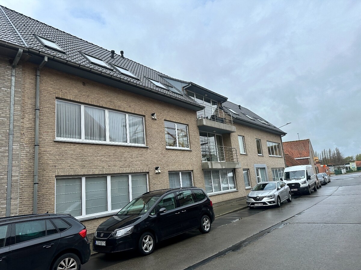 Ruim appartement op de eerste verdieping met twee slaapkamers en zonnig terras 