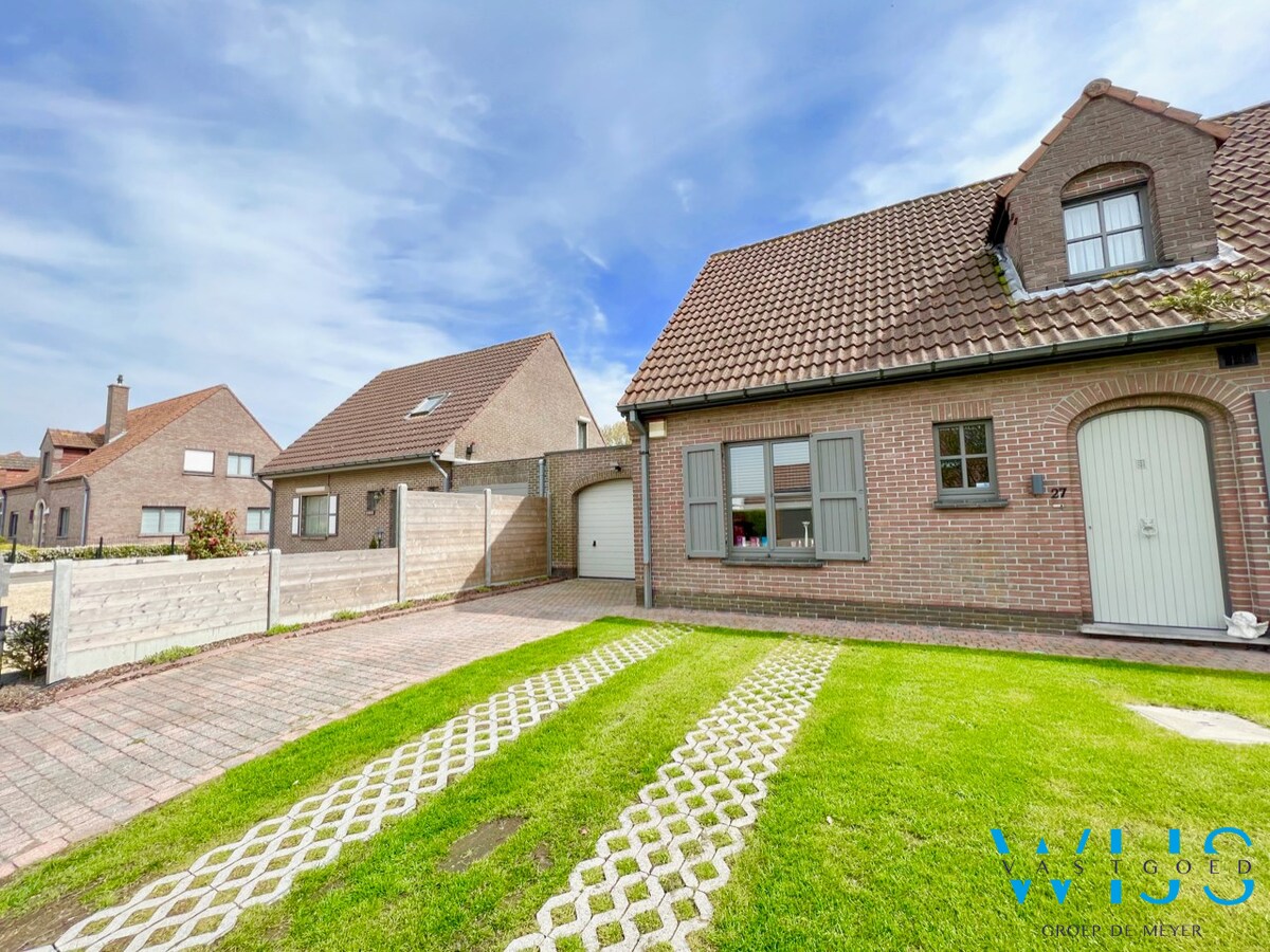 Instapklaar woonhuis met 4 slaapkamers, ruime tuin &amp; garage te ERTVELDE ! 