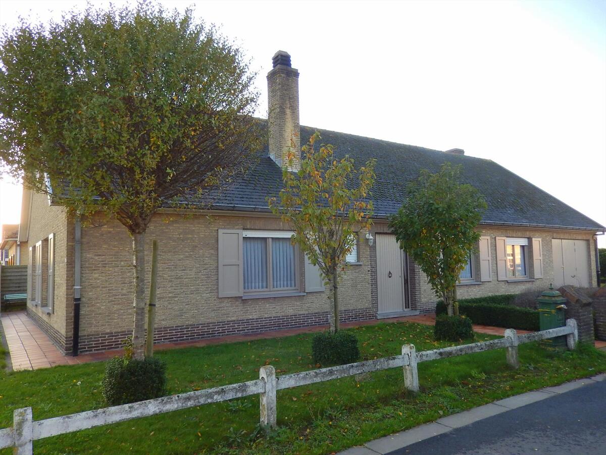 Bungalow met 3 slaapkamers en een zonnige tuin 