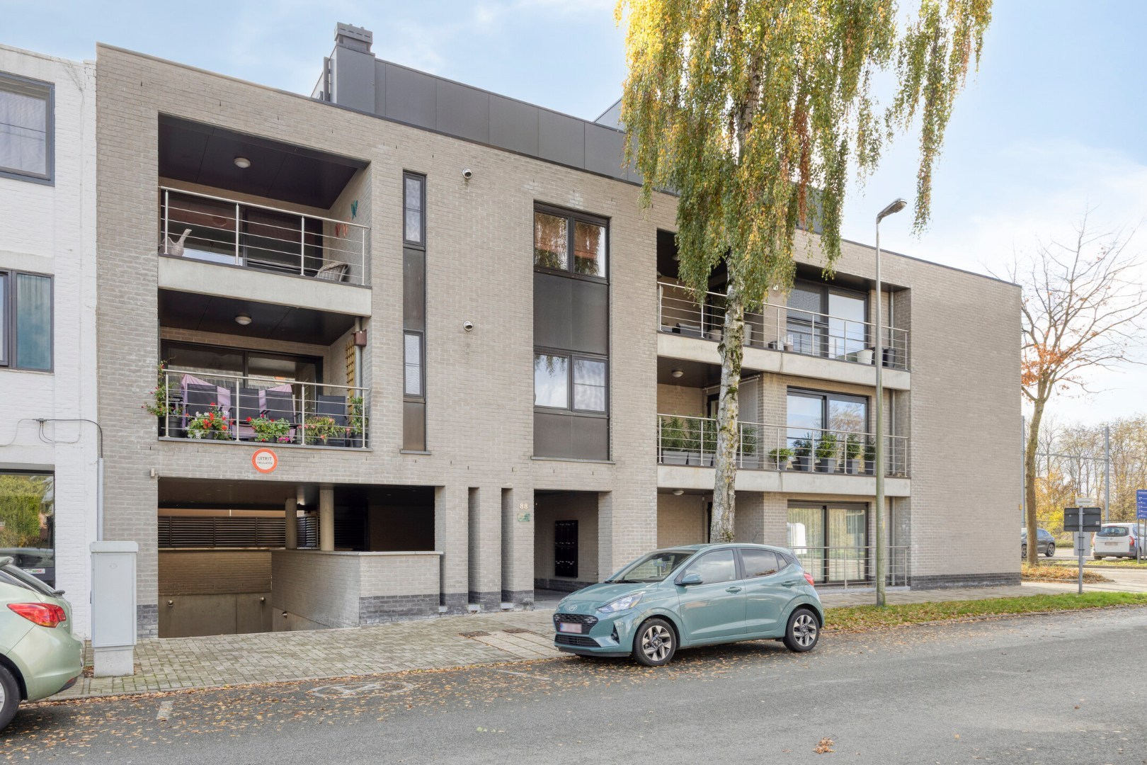 Energiezuinig appartement met 3 slpk., kelderberging en ondergrondse staanplaats in centrum Leopoldsburg 