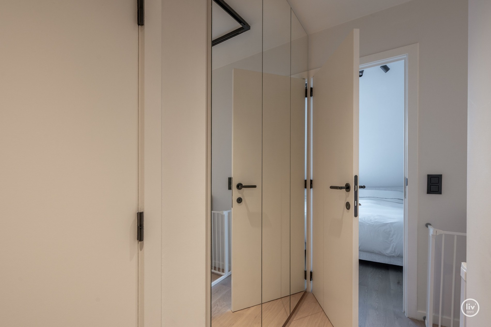 Uitzonderlijk luxueus afgewerkte duplex met royale terrassen, op topligging te Dumortierlaan. Hier werd over elk detail nagedacht 