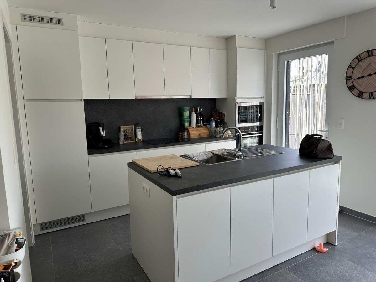 Rustig gelegen halfopen nieuwbouwwoning te Houthulst! 
