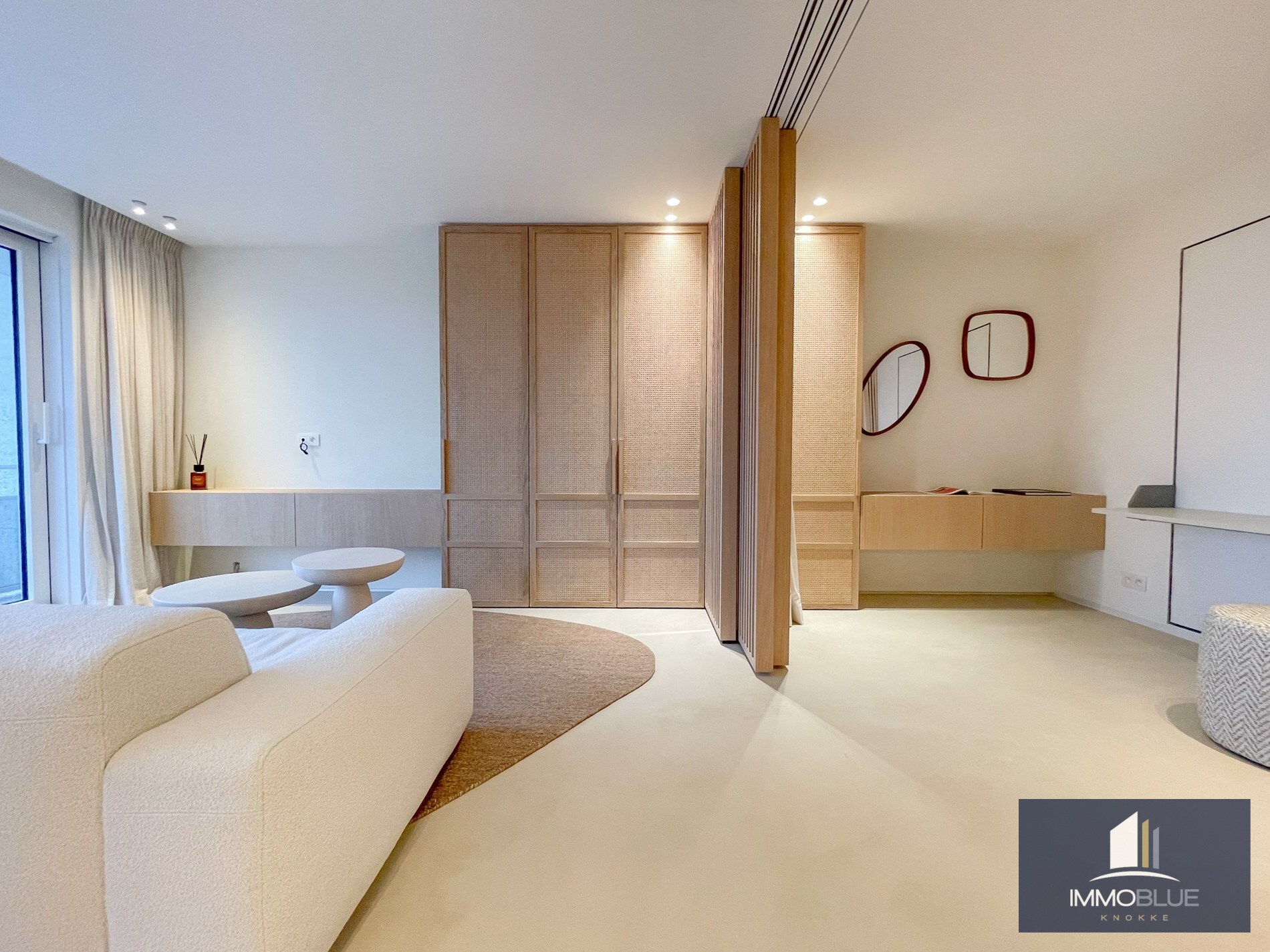 Luxueus volledig gerenoveerd appartement met een weids uitzicht gelegen in het Zoute. 