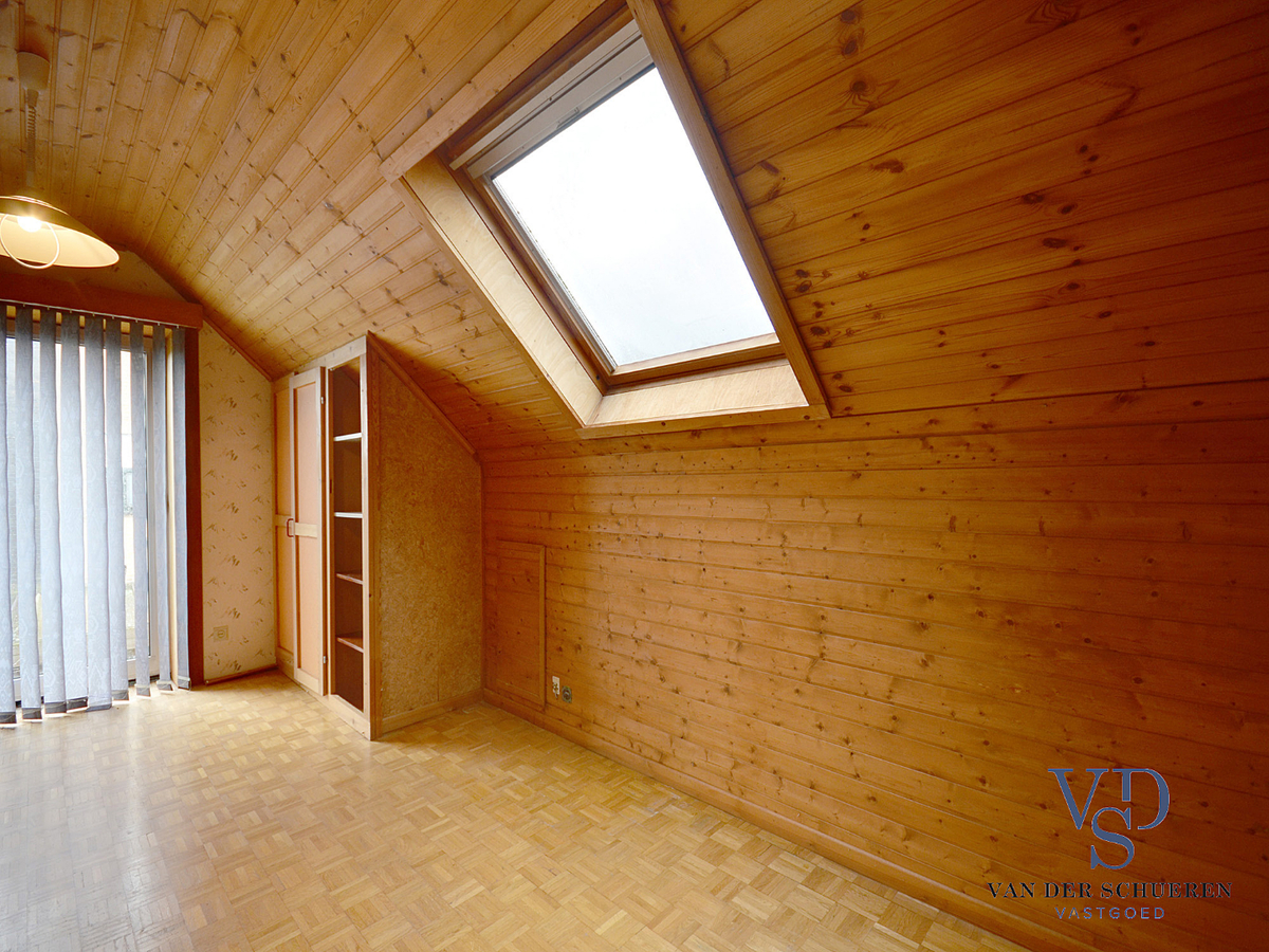 Tijdloze villa in residentiële wijk te Nazareth. 