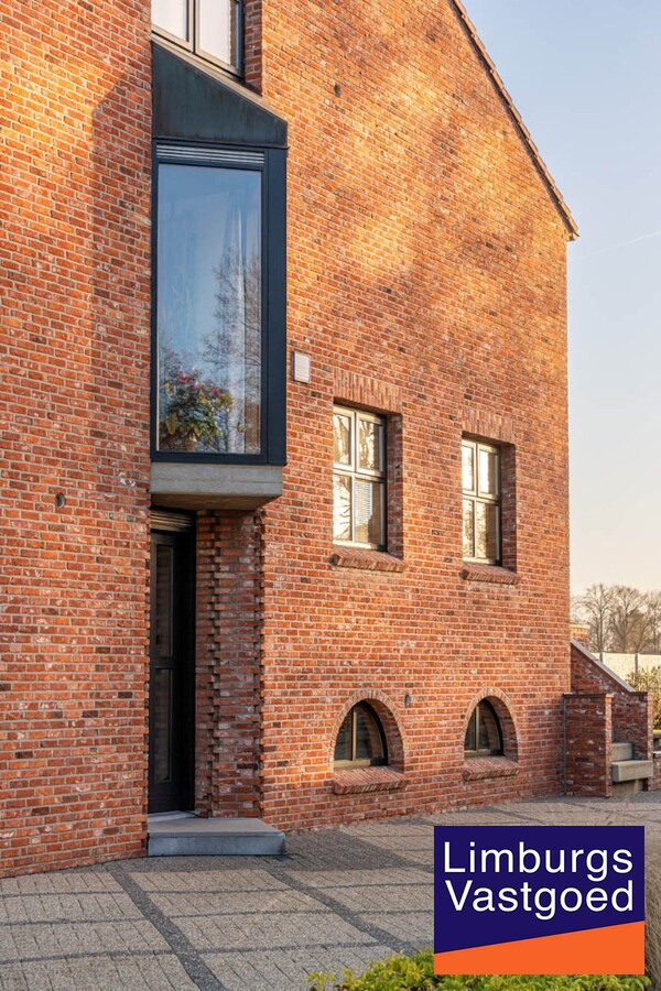 Gezinswoning met zuidgerichte tuin en garage, 5a 85ca 